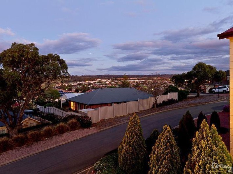 6 Olde Coach Road, Greenwith SA 5125