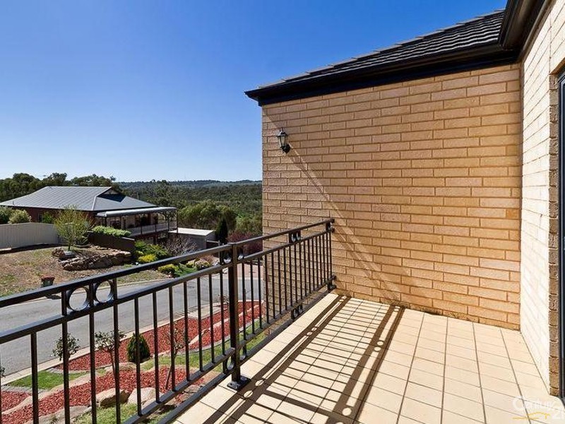 6 Olde Coach Road, Greenwith SA 5125