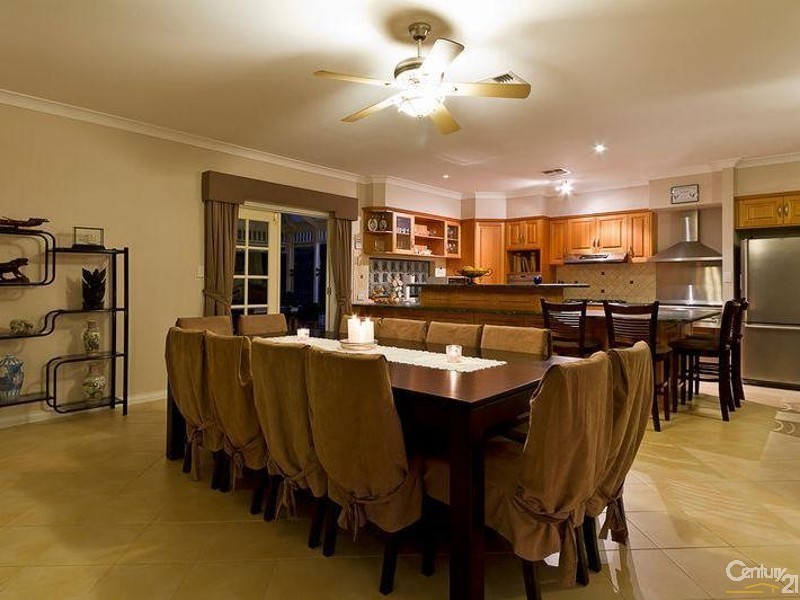 6 Olde Coach Road, Greenwith SA 5125