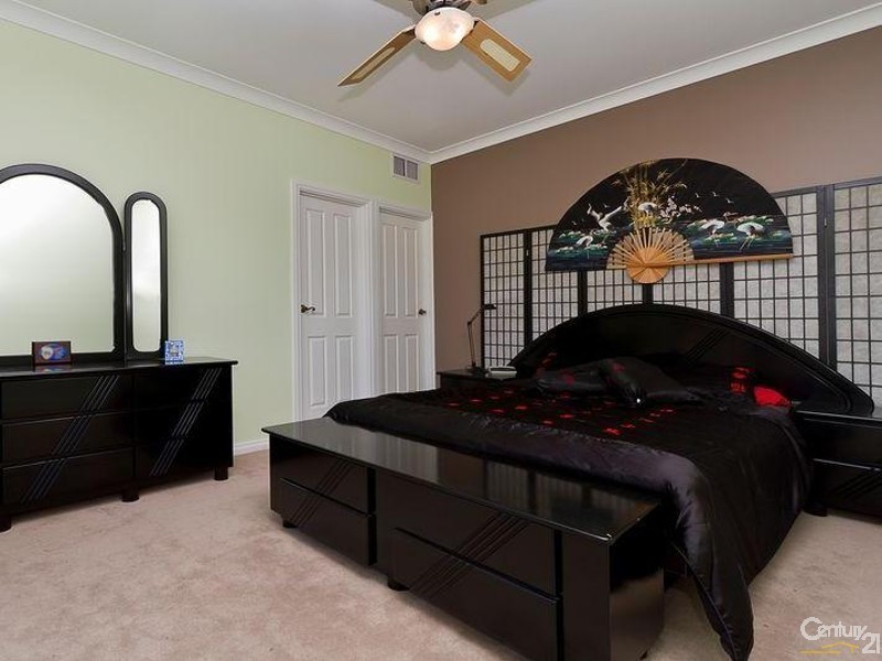 6 Olde Coach Road, Greenwith SA 5125