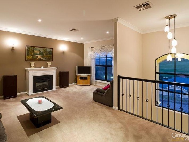 6 Olde Coach Road, Greenwith SA 5125