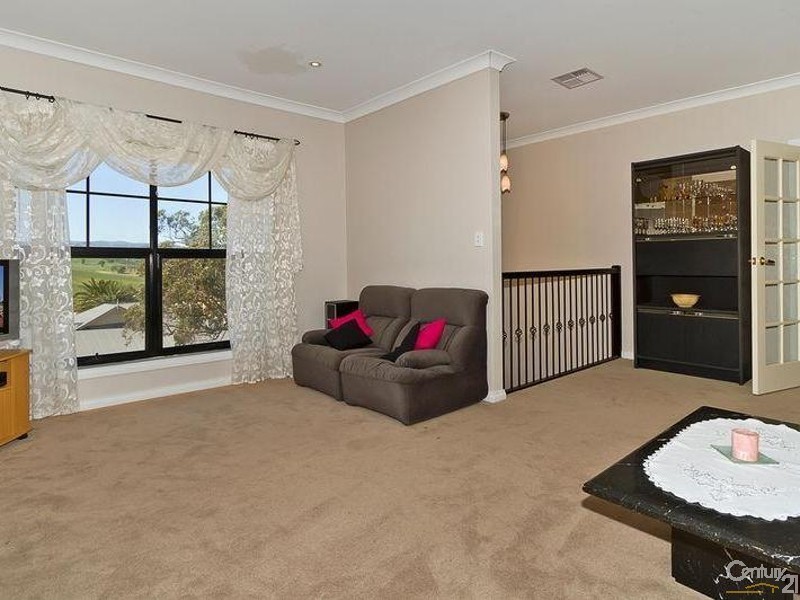 6 Olde Coach Road, Greenwith SA 5125