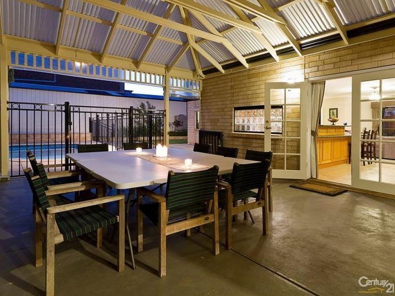 6 Olde Coach Road, Greenwith SA 5125