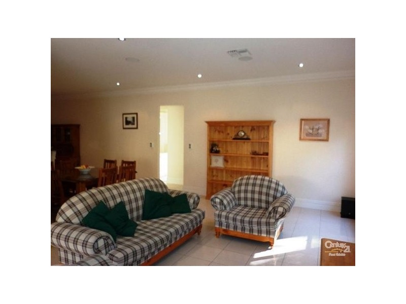 4 William St, Houghton SA 5131