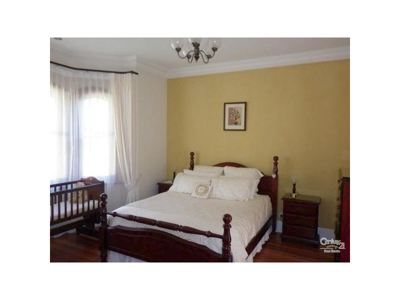 4 William St, Houghton SA 5131