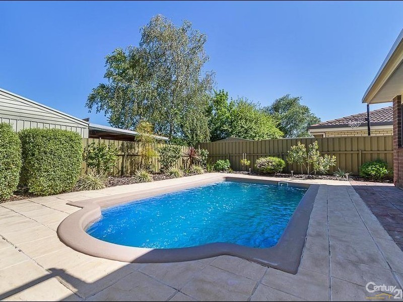 6 Lutyens Avenue, St Agnes SA 5097