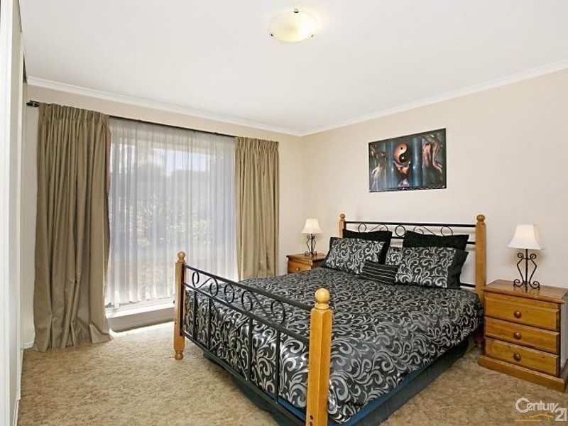 45 Landal Boulevard, Redwood Park SA 5097