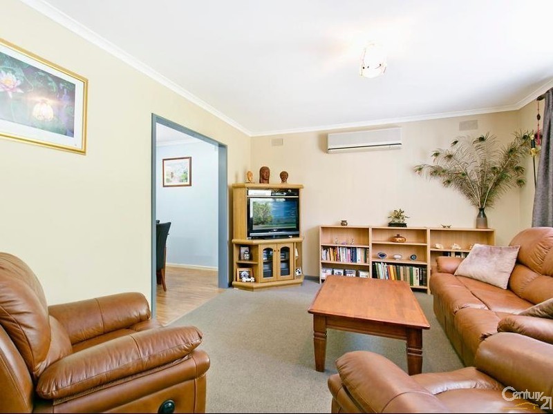2 Hazel Grove, Ridgehaven SA 5097