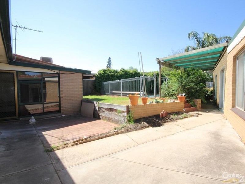 19 Sunnyview Crescent, Ridgehaven SA 5097
