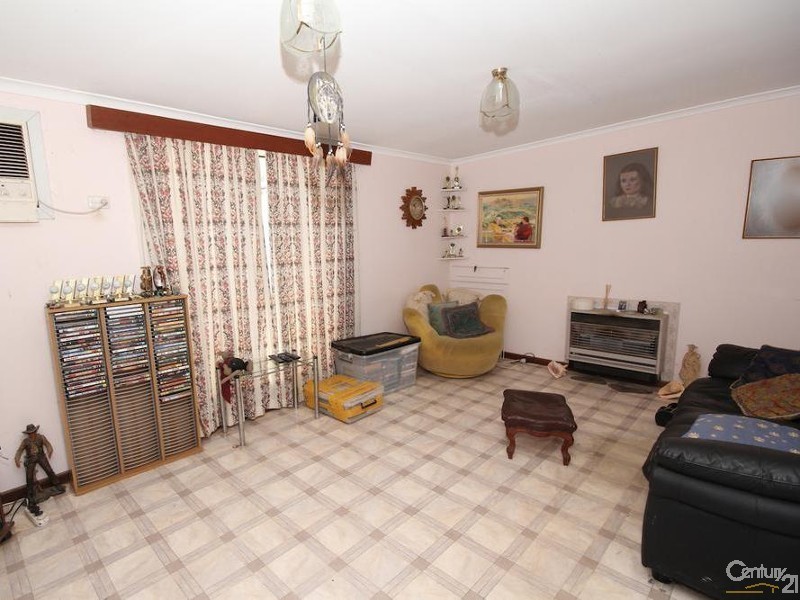 19 Sunnyview Crescent, Ridgehaven SA 5097