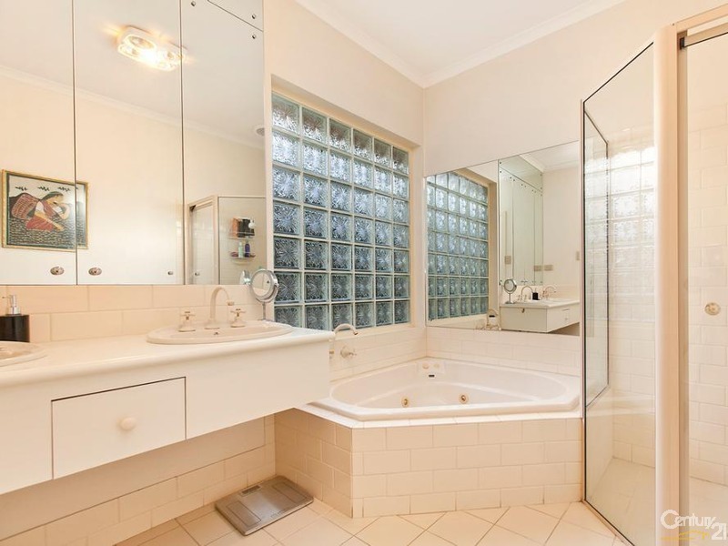 2 Alesia Court, Hope Valley SA 5090