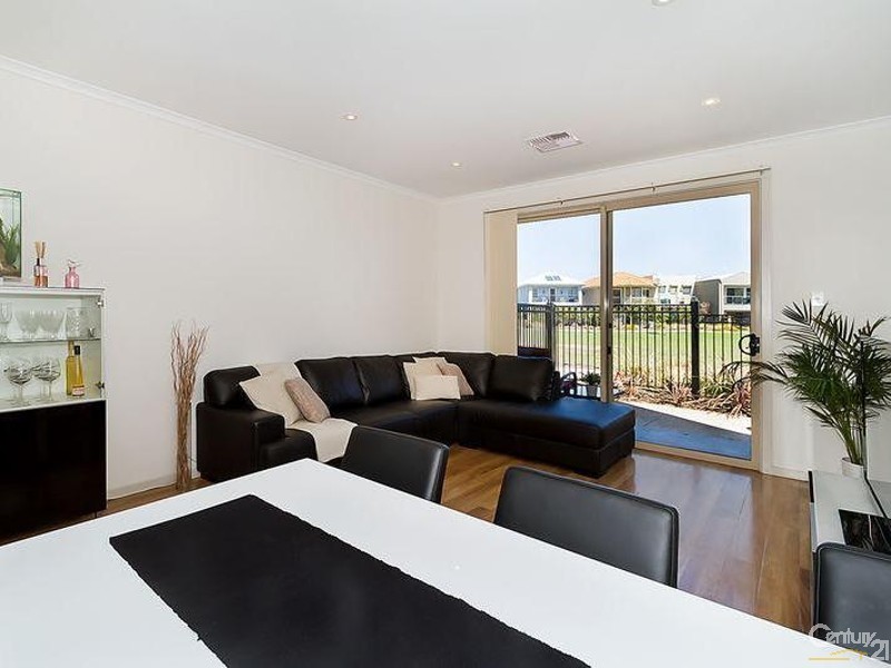 11a Macmillan Avenue, Mawson Lakes SA 5095