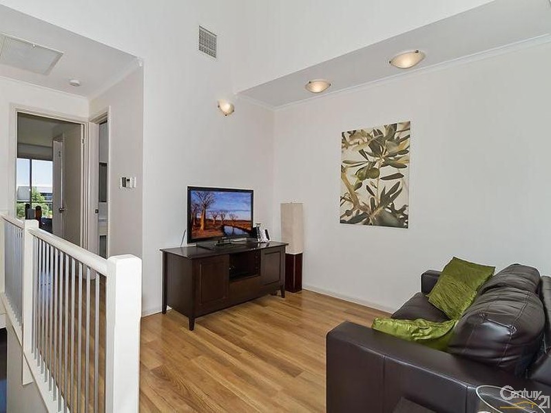 11a Macmillan Avenue, Mawson Lakes SA 5095