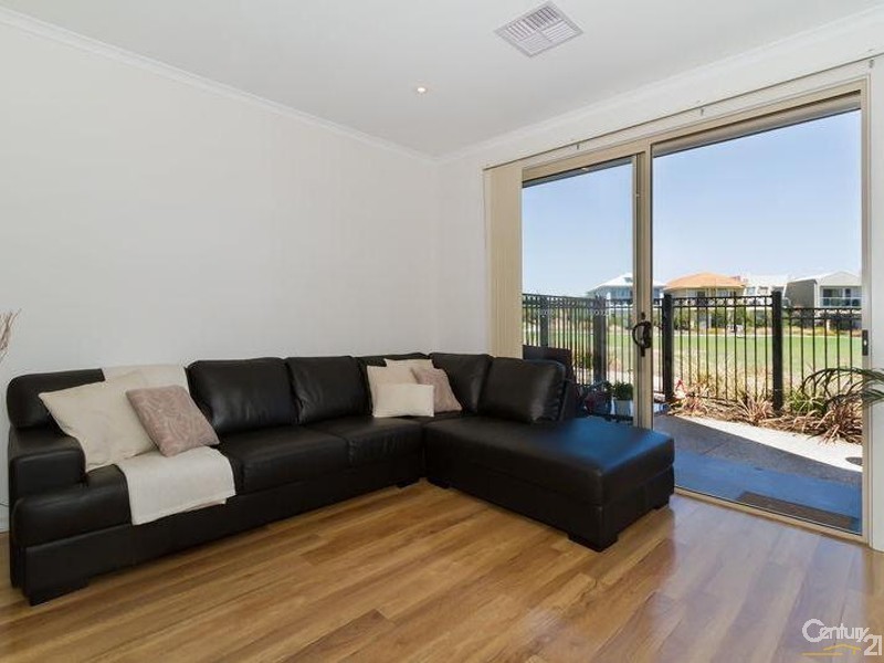 11a Macmillan Avenue, Mawson Lakes SA 5095