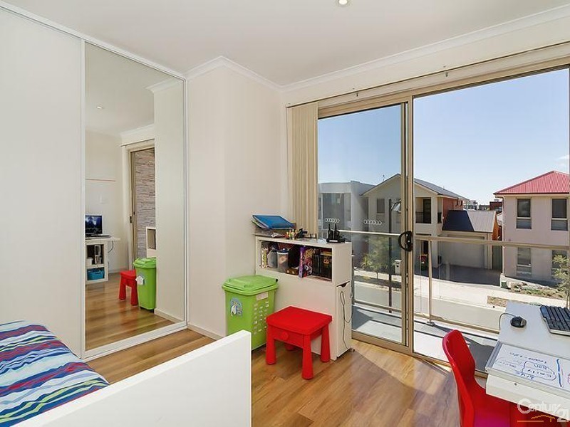 11a Macmillan Avenue, Mawson Lakes SA 5095