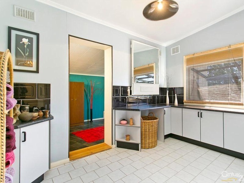 12 Gloucester Avenue, Redwood Park SA 5097