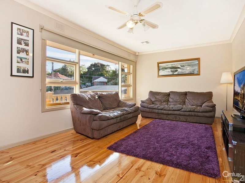 25 Kym Avenue, Valley View SA 5093