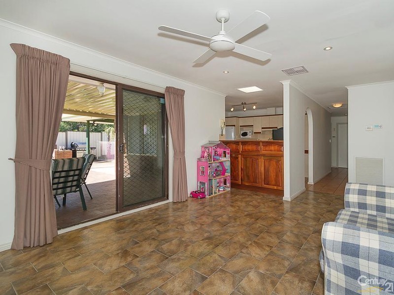 14 Kosmina Crescent, Hillbank SA 5112