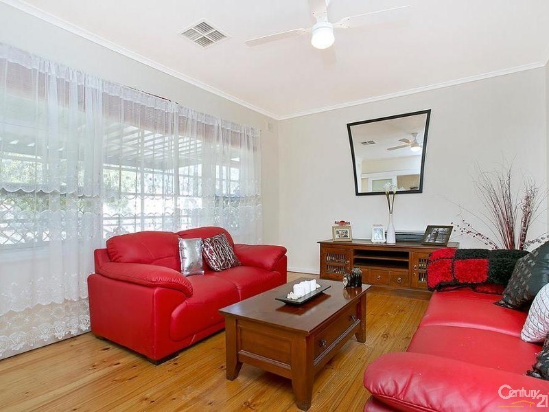 17 Marsha Drive, Banksia Park SA 5091