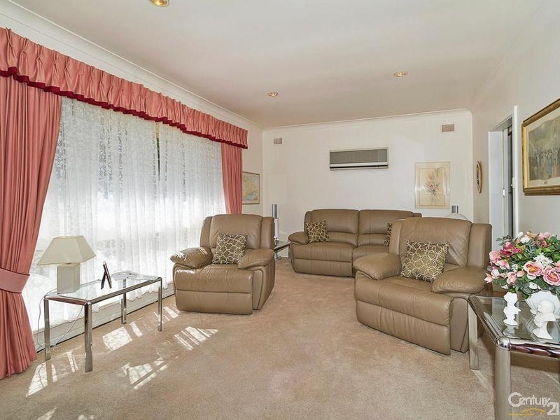 307 Wright Road, Valley View SA 5093