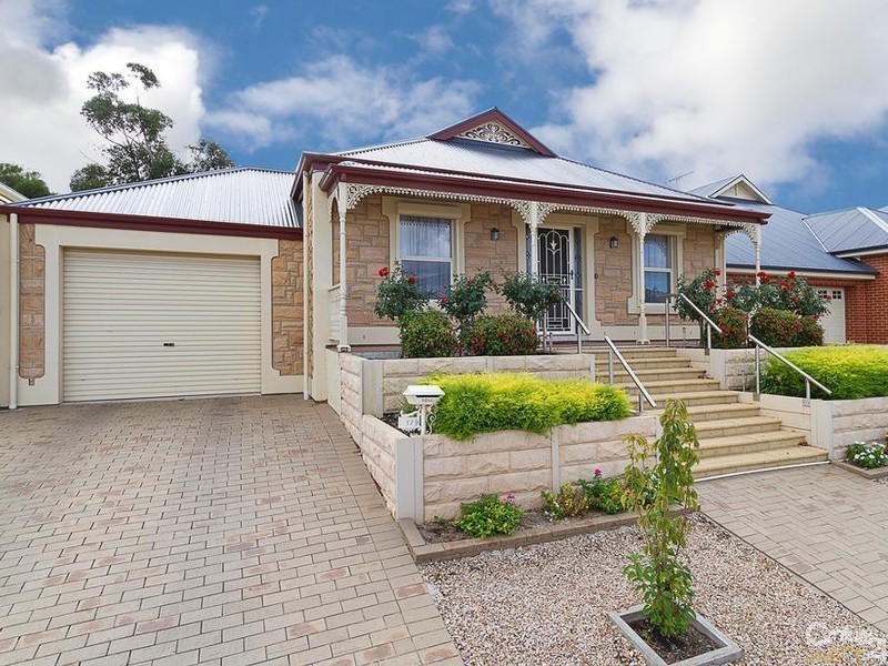 17 Oregan Crescent, St Agnes SA 5097