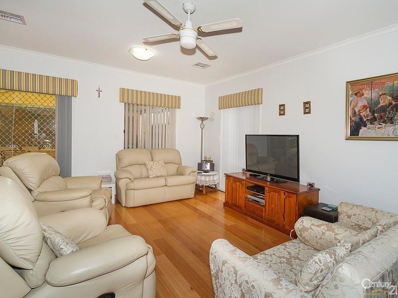 17 Oregan Crescent, St Agnes SA 5097