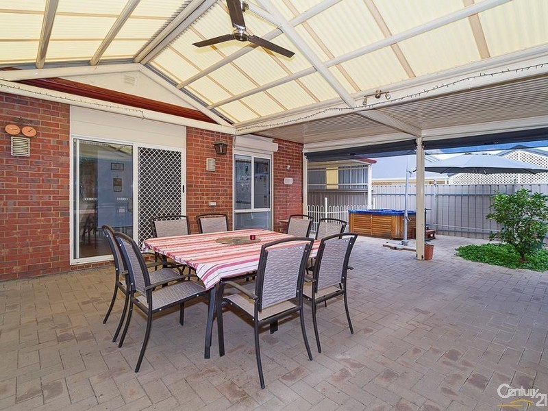 17 Oregan Crescent, St Agnes SA 5097