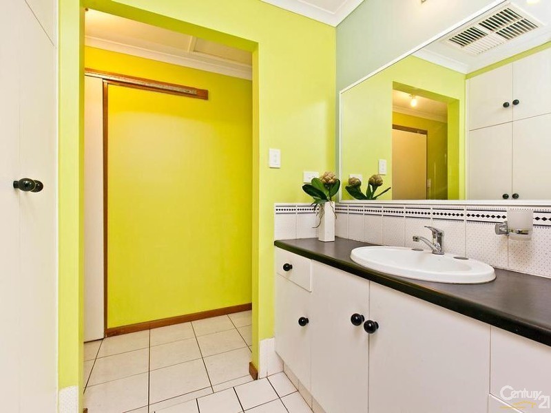 10 Mike Place, Salisbury Downs SA 5108