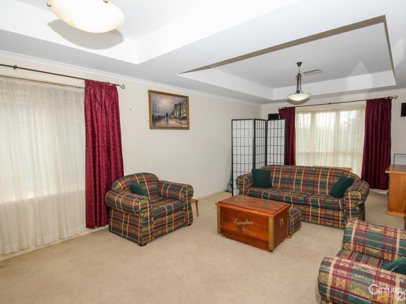 11 Farmhouse Ave, Walkley Heights SA 5098