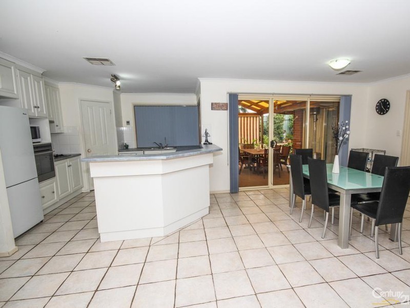 11 Farmhouse Ave, Walkley Heights SA 5098