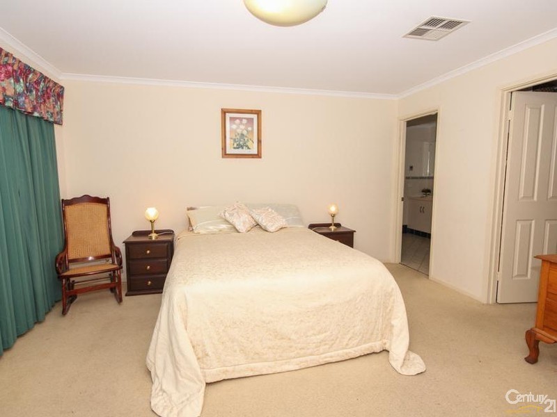 11 Farmhouse Ave, Walkley Heights SA 5098