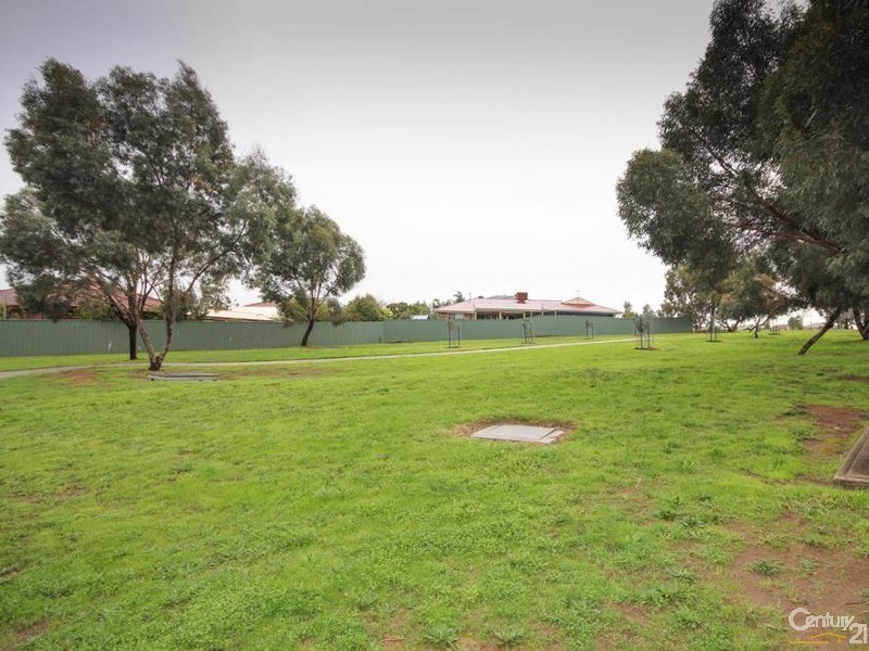 11 Farmhouse Ave, Walkley Heights SA 5098