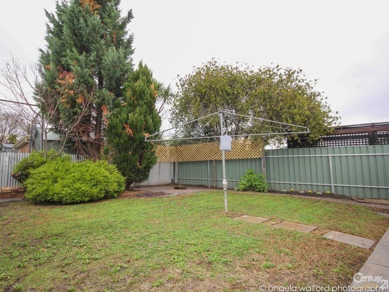 15 Pierre Road, Modbury SA 5092