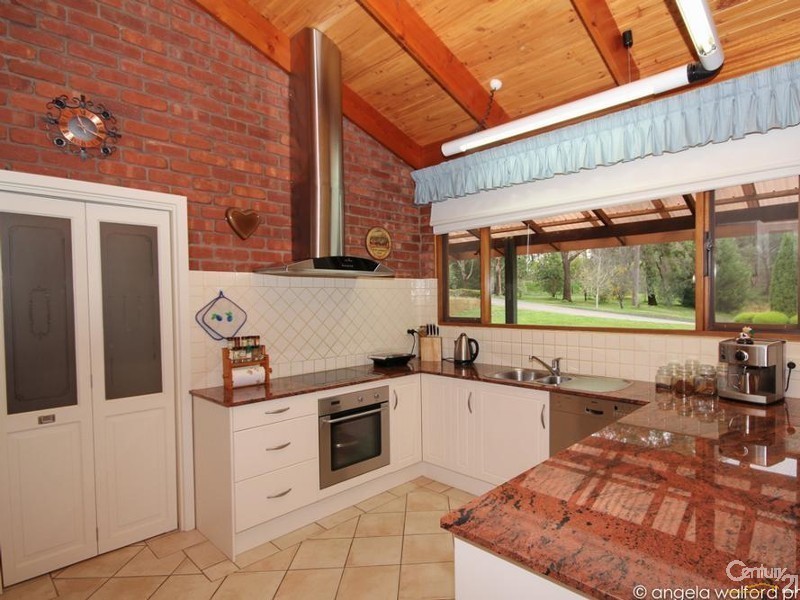 11 Range Road South, Houghton SA 5131