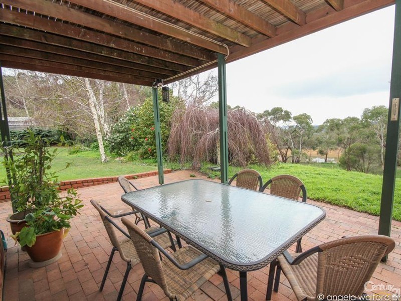 11 Range Road South, Houghton SA 5131