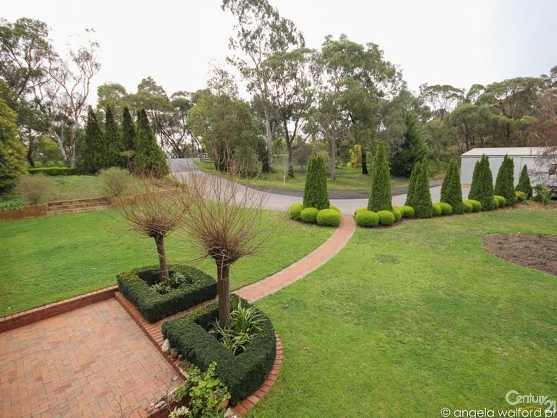 11 Range Road South, Houghton SA 5131