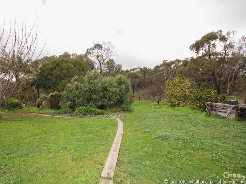 11 Range Road South, Houghton SA 5131