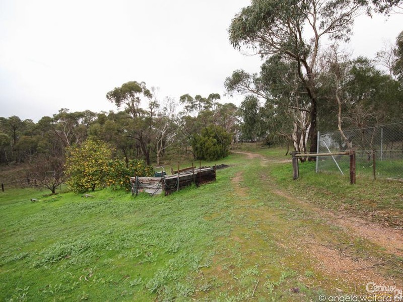 11 Range Road South, Houghton SA 5131