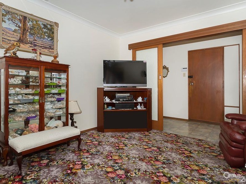 5 St Albans Ave, Valley View SA 5093