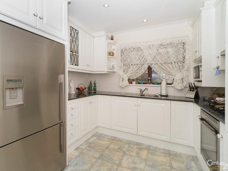 5 St Albans Ave, Valley View SA 5093