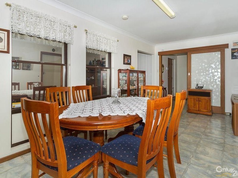 5 St Albans Ave, Valley View SA 5093