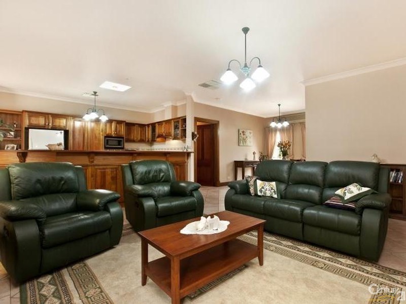 3 Walker Pl, Highbury SA 5089