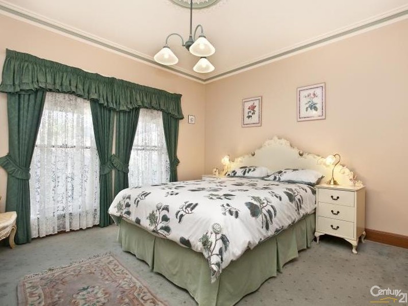 3 Walker Pl, Highbury SA 5089