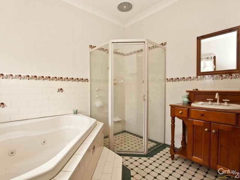 3 Walker Pl, Highbury SA 5089