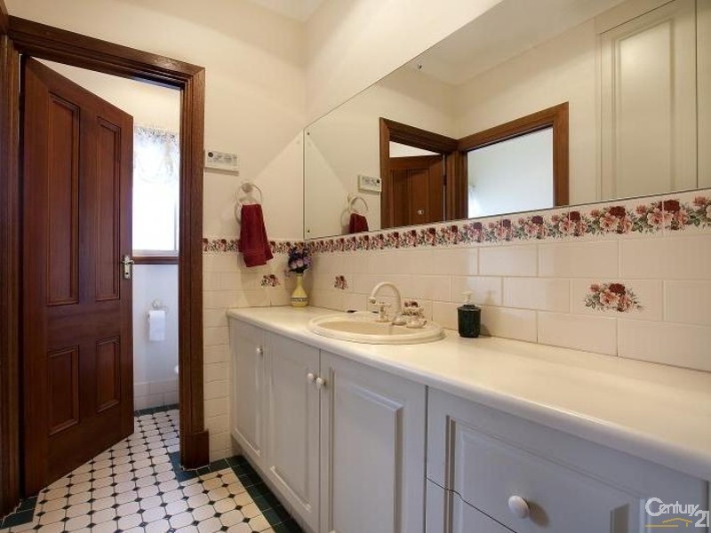 3 Walker Pl, Highbury SA 5089