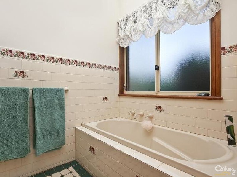 3 Walker Pl, Highbury SA 5089