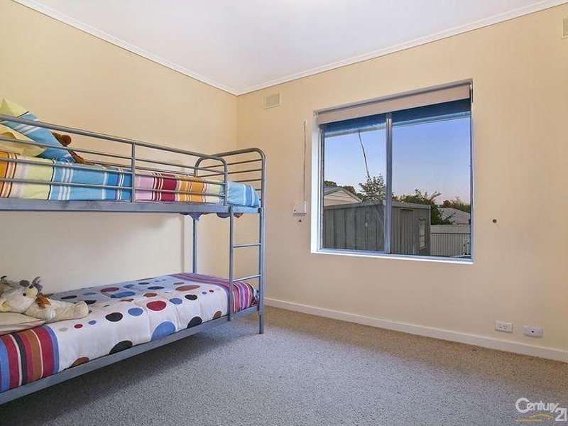 14 Eyre Crescent, Valley View SA 5093