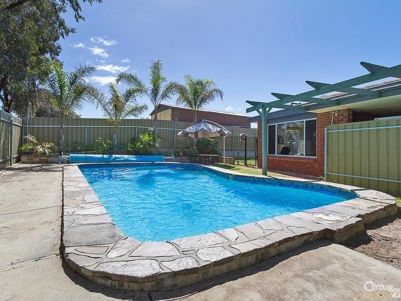 62 Eyre Crescent, Valley View SA 5093