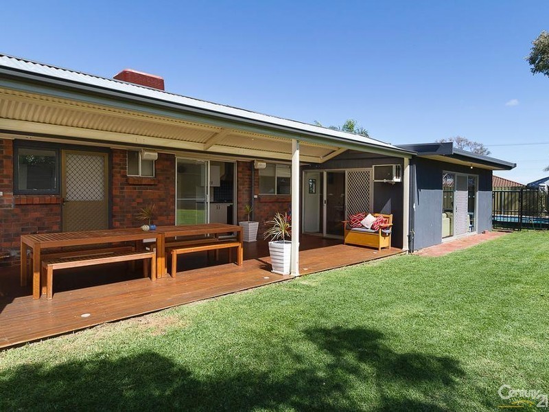 62 Eyre Crescent, Valley View SA 5093