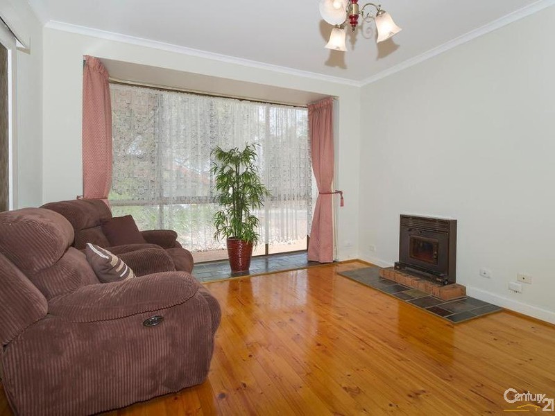 12 Heather Drive, Para Vista SA 5093